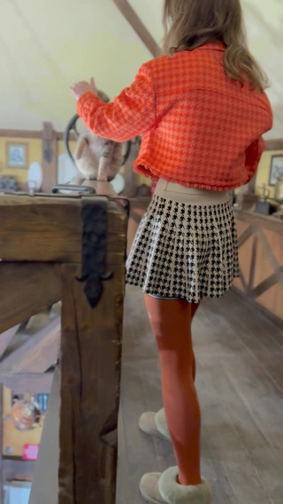 Cats Don't Wear Panties, but I Take off My Panties in a Cafe (part 1).