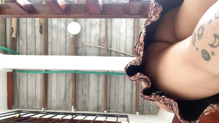 Watching the Pussy Under the Skirt